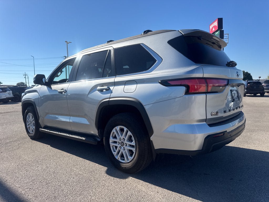 Used 2024 Toyota Sequoia SR5 w/ SR5 Premium Package AWD/4WD image 4