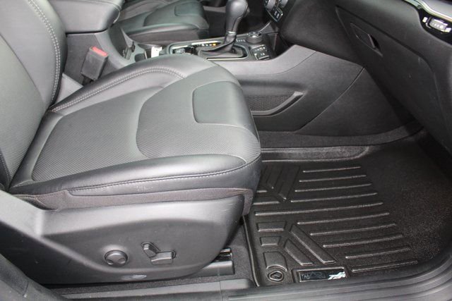 Used 2023 Jeep Cherokee Altitude Lux image 16