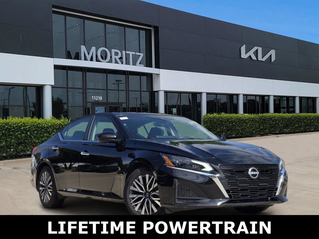 Used 2024 Nissan Altima 2.5 SV w/ SV Premium Package FWD image 1