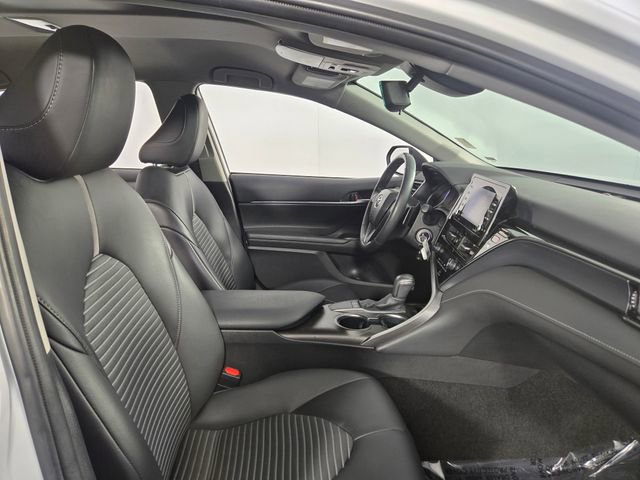 Used 2024 Toyota Camry SE image 15