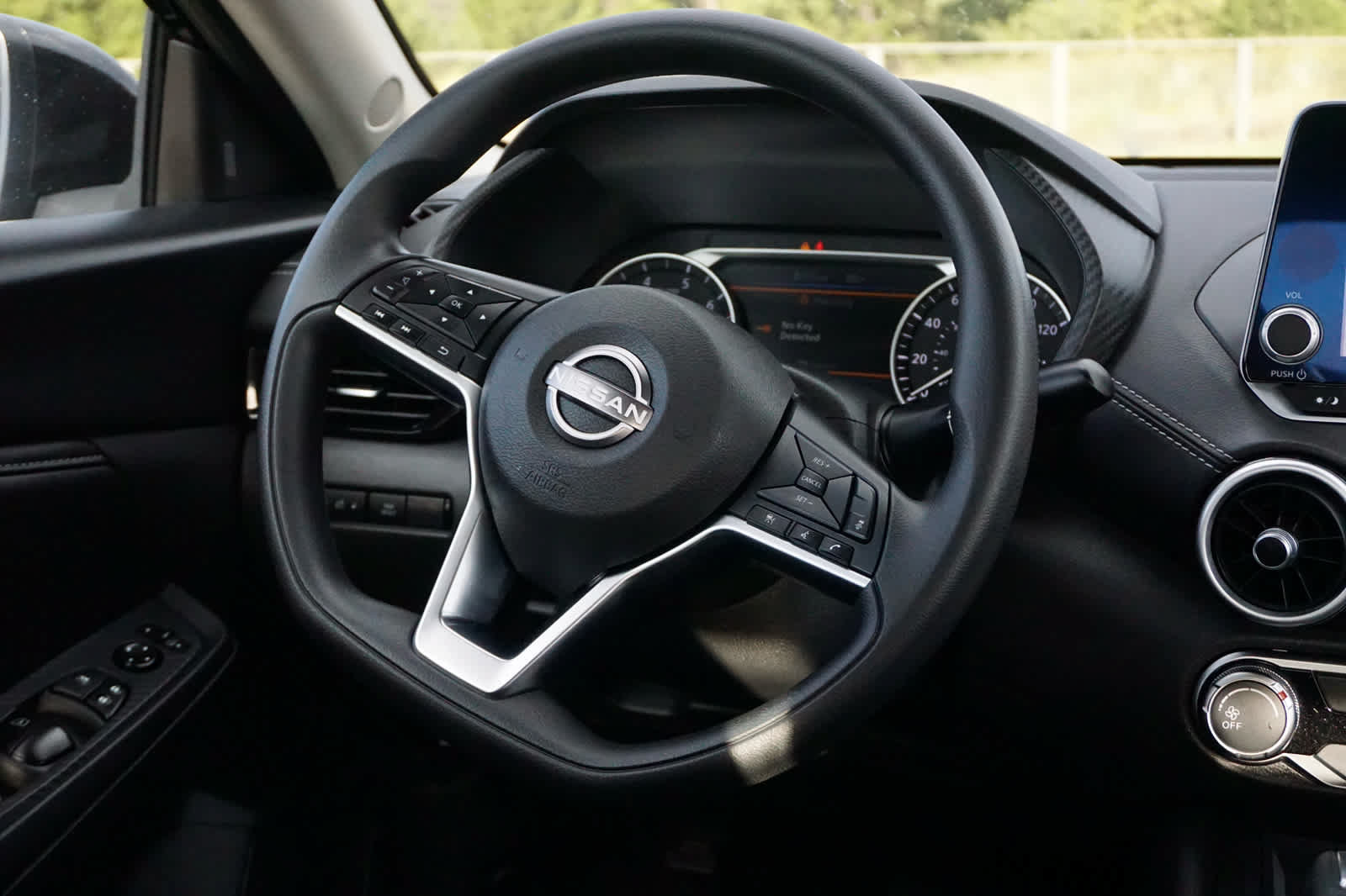 Used 2025 Nissan Sentra SV FWD image 16