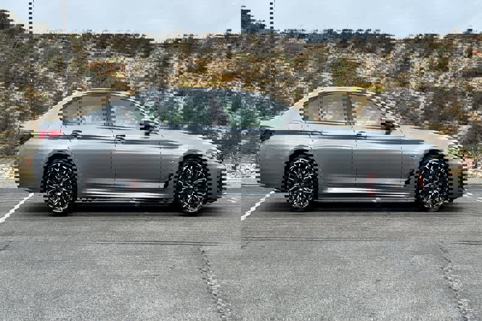 Certified 2023 BMW 530e w/ M Sport Package image 7