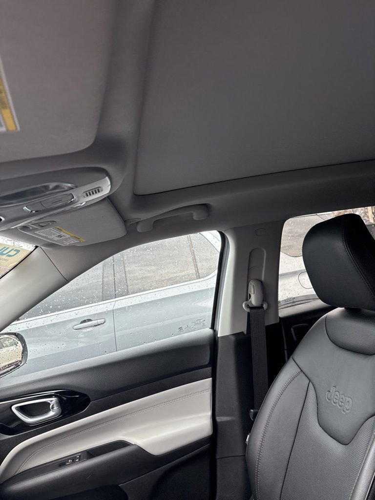 Certified 2022 Jeep Compass Limited w/ Sun and Sound Group image 6