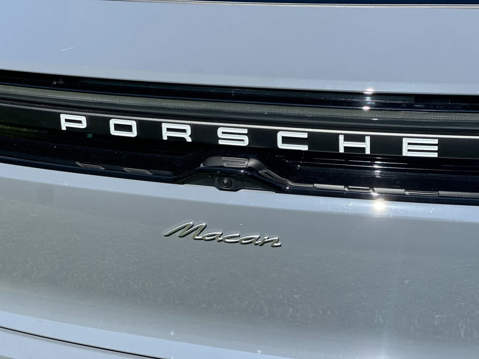 New 2026 Porsche Macan Electric RWD image 33