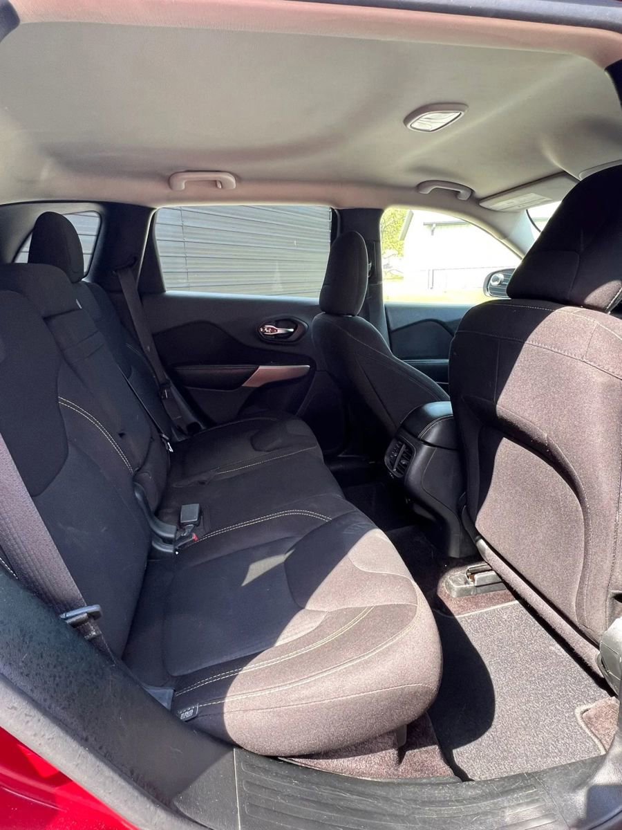 Used 2017 Jeep Cherokee Latitude image 12