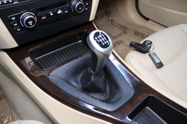 Used 2011 BMW 328i Sedan RWD image 13