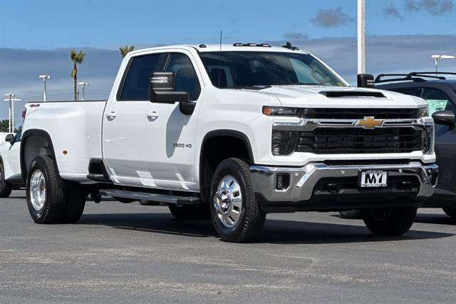 New 2026 Chevrolet Silverado 3500 LT w/ All Star Edition image 2