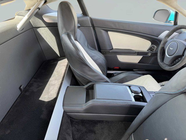 Used 2011 Aston Martin V12 Vantage Coupe image 46