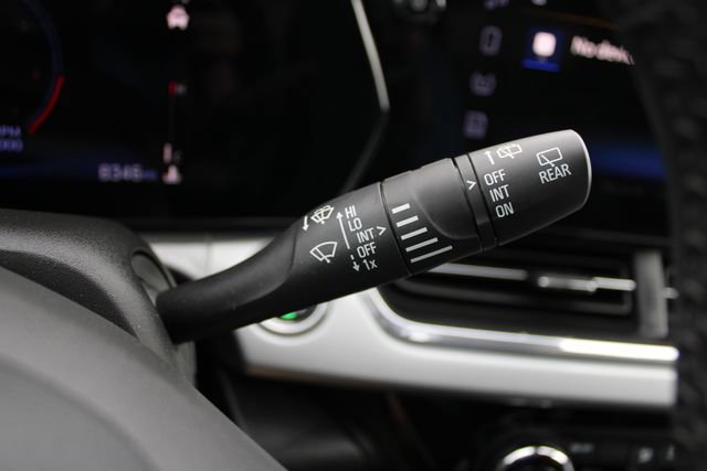 Used 2025 Chevrolet Trax LT w/ Driver Confidence Package image 8