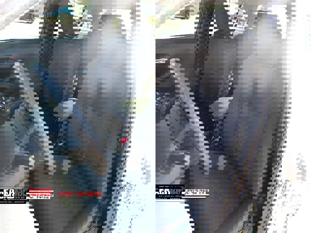 Used 2021 Toyota Corolla LE w/ Carpet Mat Package (TMS) image 17