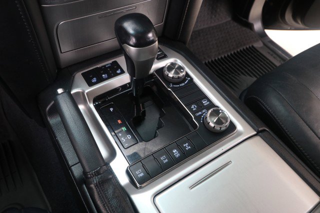 Used 2016 Toyota Land Cruiser AWD/4WD image 38