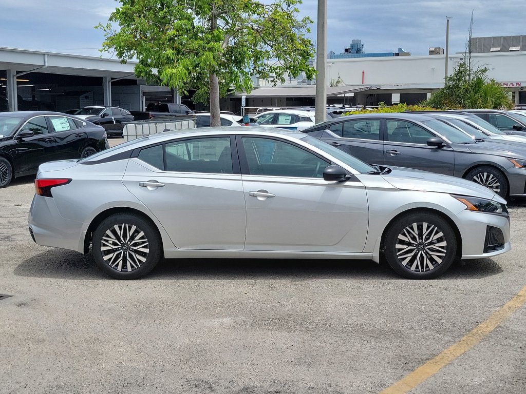 New 2026 Nissan Altima 2.5 SV FWD image 9