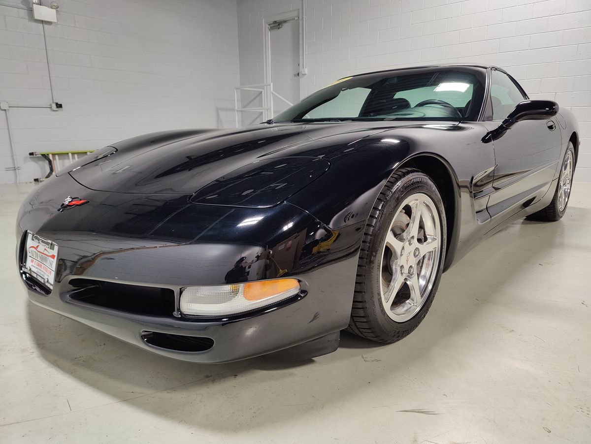 Used 2004 Chevrolet Corvette Coupe w/ Preferred Equipment Group image 18