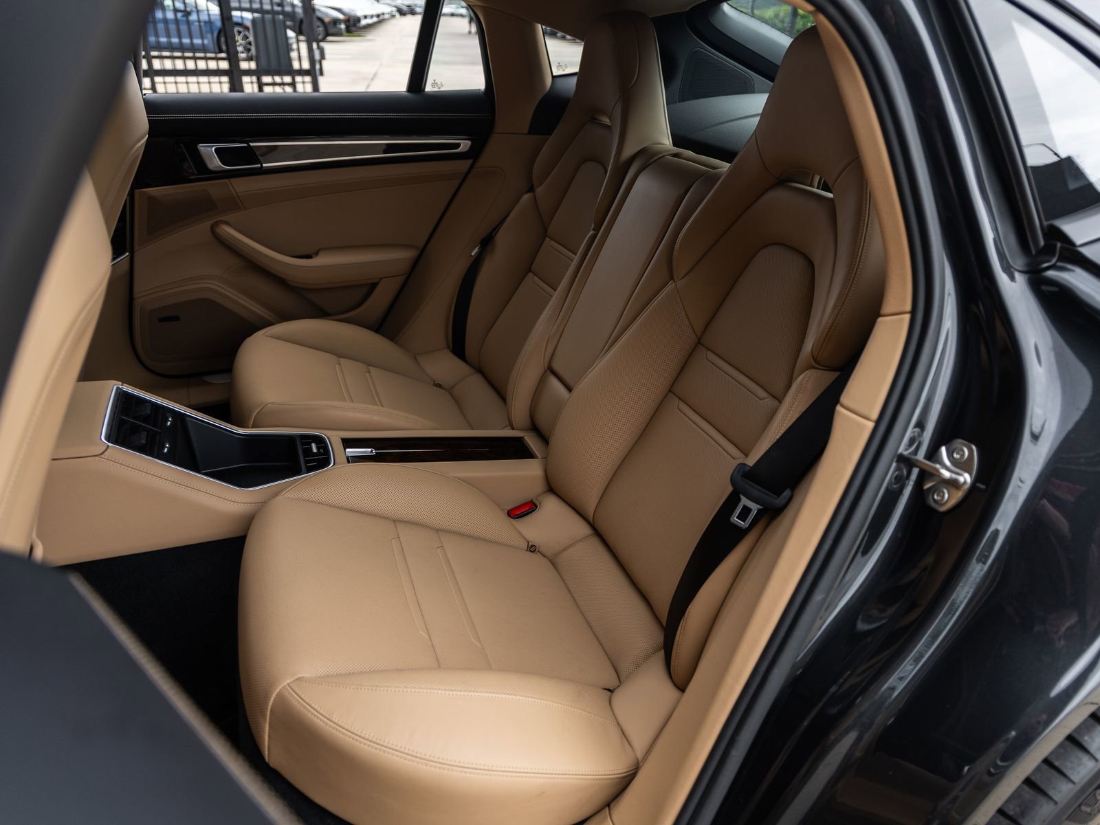 Certified 2018 Porsche Panamera image 32