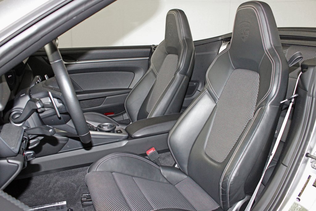 Used 2021 Porsche 911 Turbo image 5