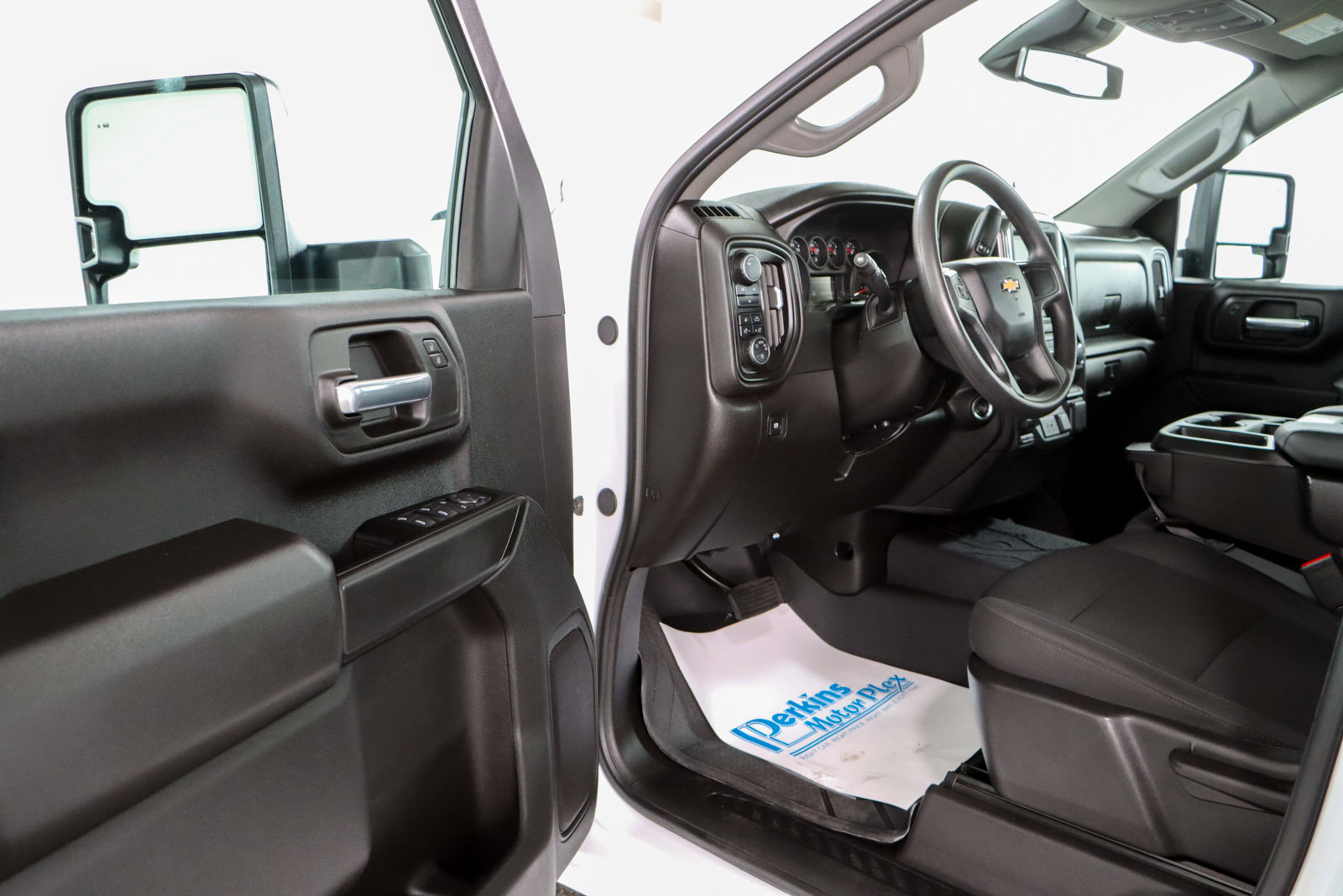 Used 2025 Chevrolet Silverado 2500 W/T w/ WT/CX Safety Package image 3