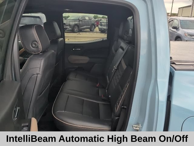 Used 2025 GMC Canyon Denali AWD/4WD image 13