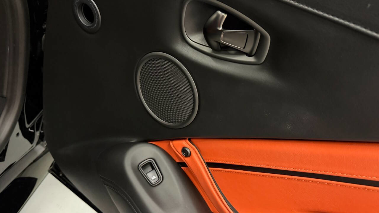 Used 2021 Aston Martin V8 Vantage Base 2dr Coupe image 38