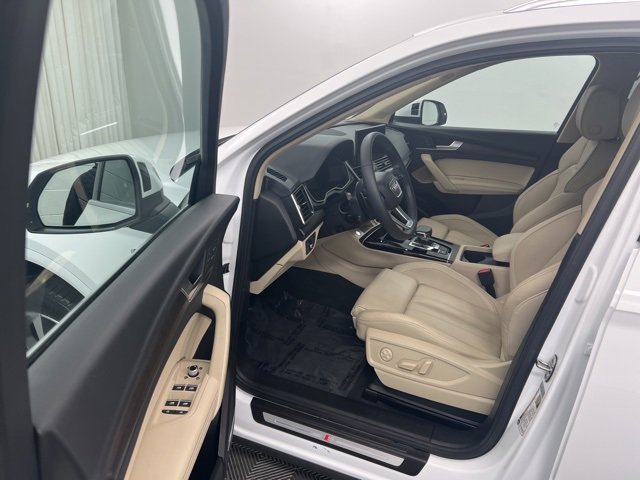 Used 2024 Audi Q5 2.0T Premium Plus image 12