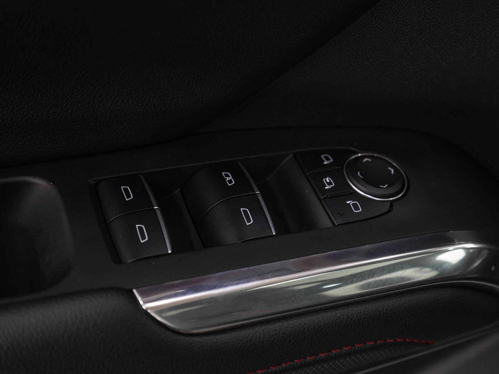 Used 2025 Chevrolet Traverse RS AWD/4WD image 23