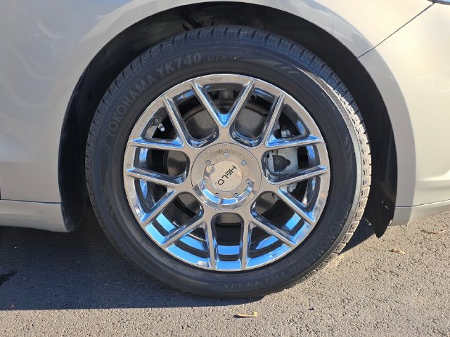 Used 2015 Ford Fusion SE FWD image 9