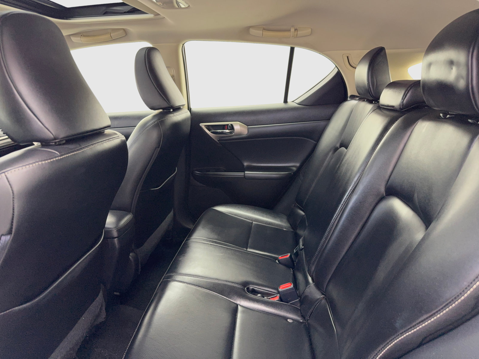 Used 2017 Lexus CT 200h w/ Seat Comfort Package FWD image 36