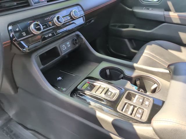 Used 2025 Honda Pilot TrailSport image 17