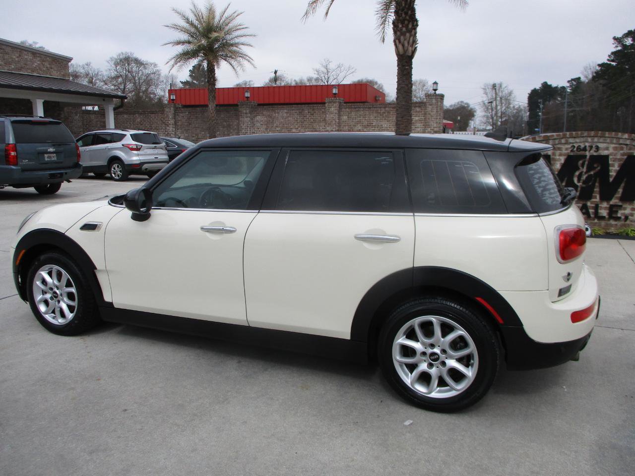 Used 2016 MINI Cooper Clubman image 2