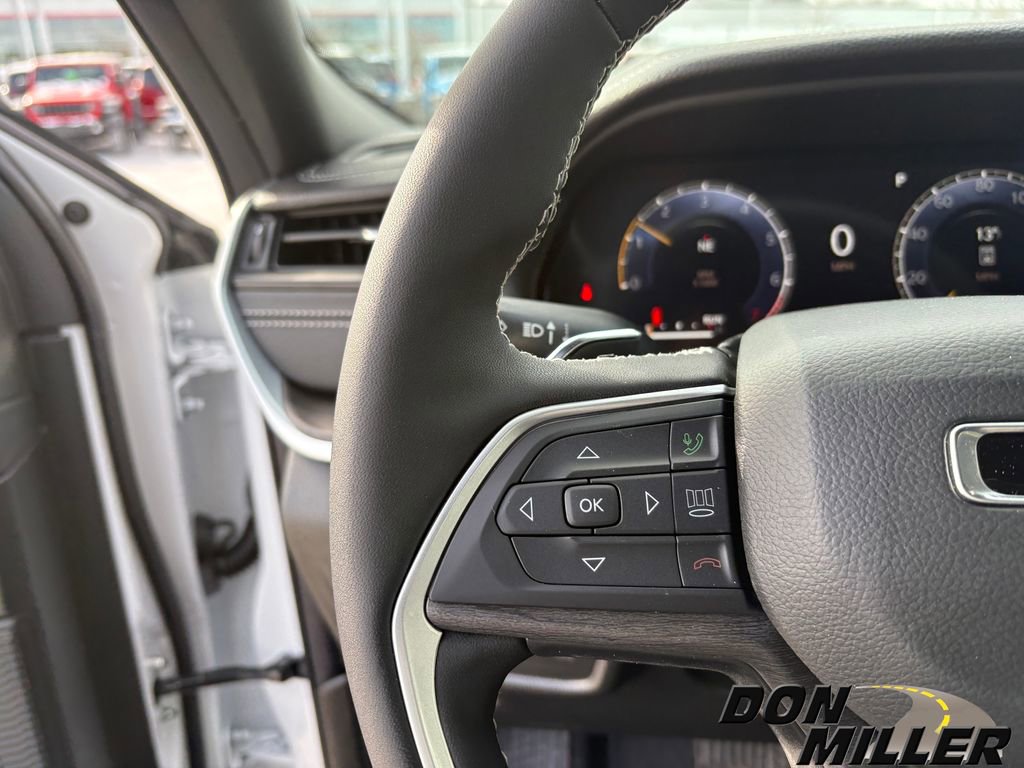 New 2026 Jeep Grand Cherokee Altitude image 14