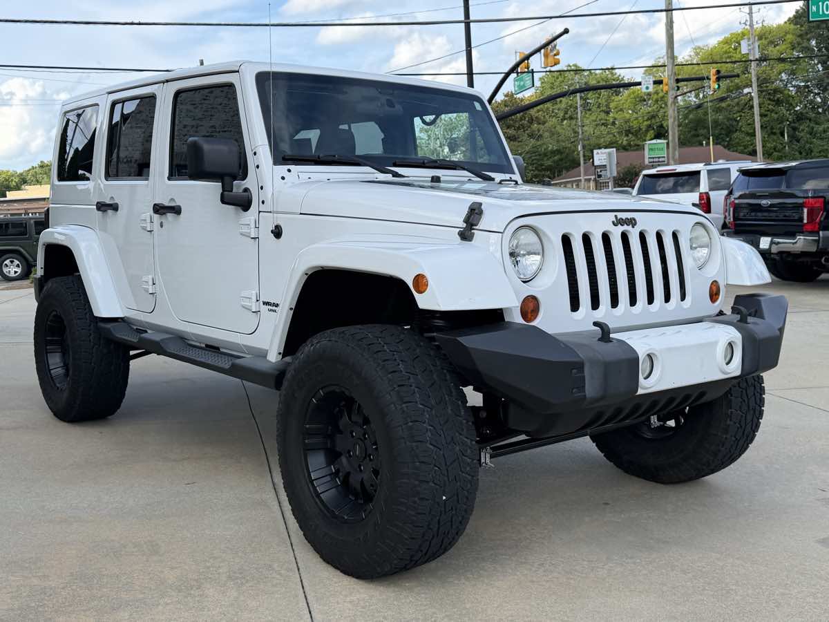 Used 2012 Jeep Wrangler Unlimited Sahara AWD/4WD image 5