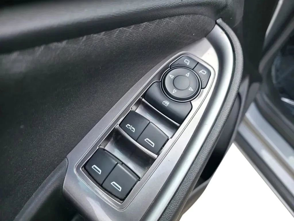 Used 2023 Chevrolet Malibu LT FWD image 12