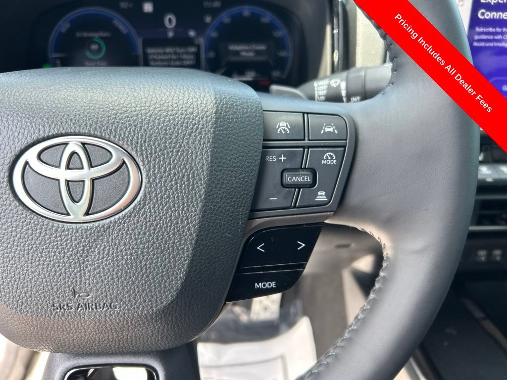 Used 2025 Toyota Camry XSE FWD image 9