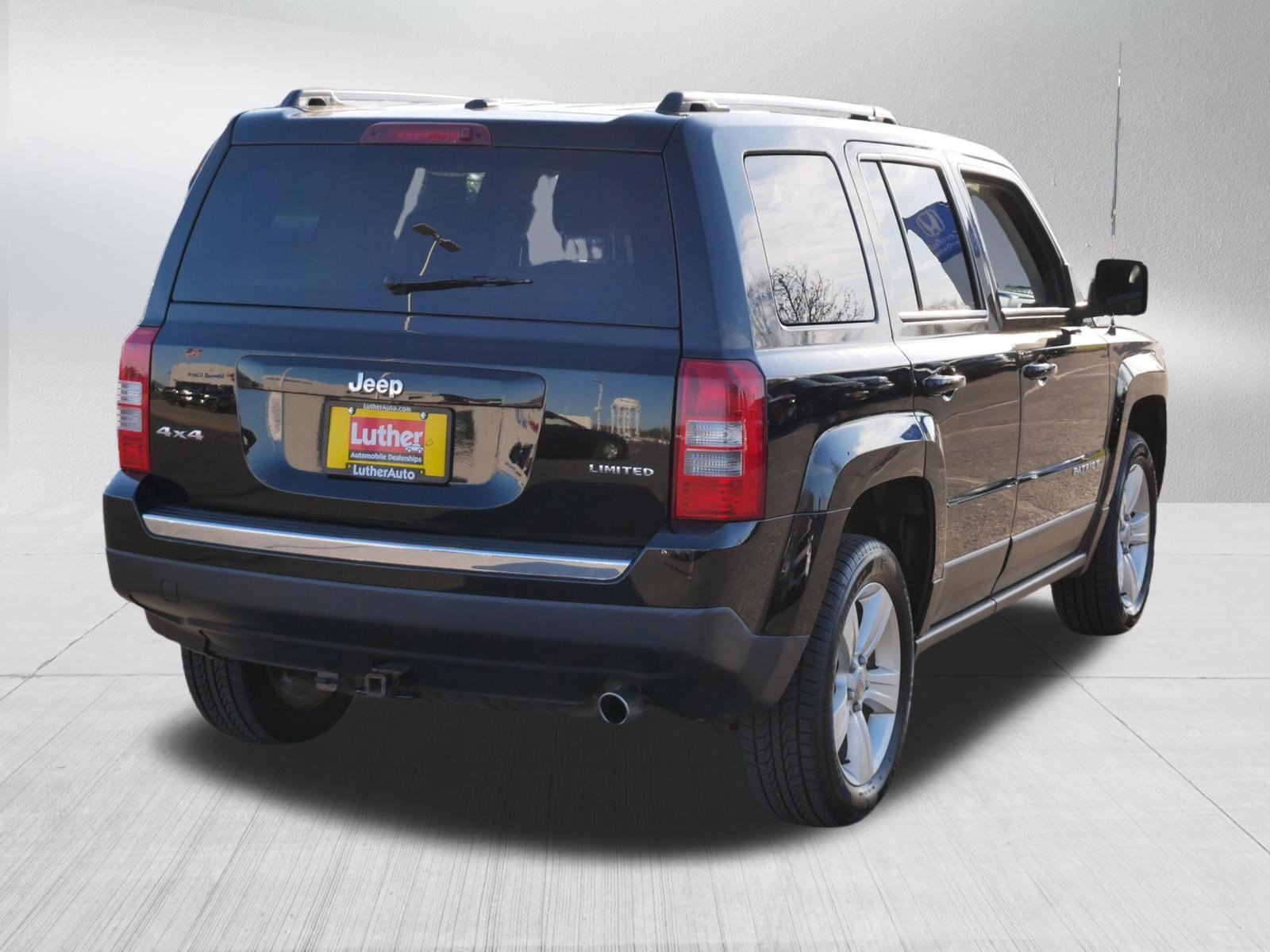 Used 2014 Jeep Patriot Limited w/ Sun/Sound Group AWD/4WD image 6