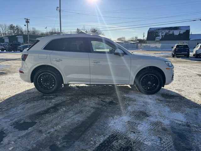 Used 2019 Audi Q5 2.0T Premium w/ Convenience Package image 4