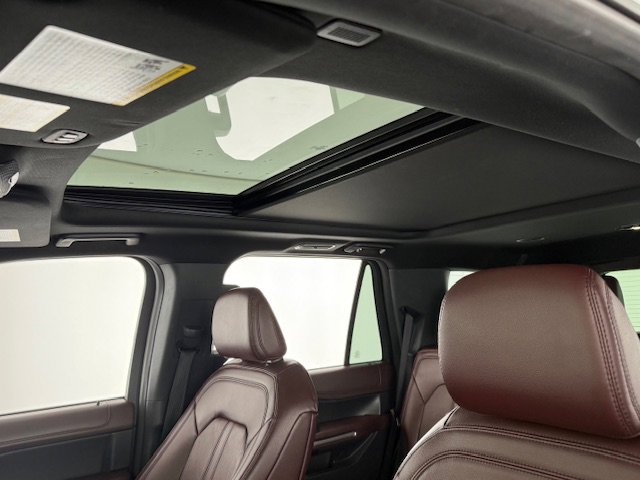 Used 2023 Ford Expedition Limited image 27