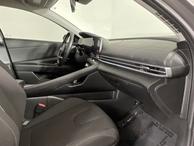 Used 2025 Hyundai Elantra SEL image 16