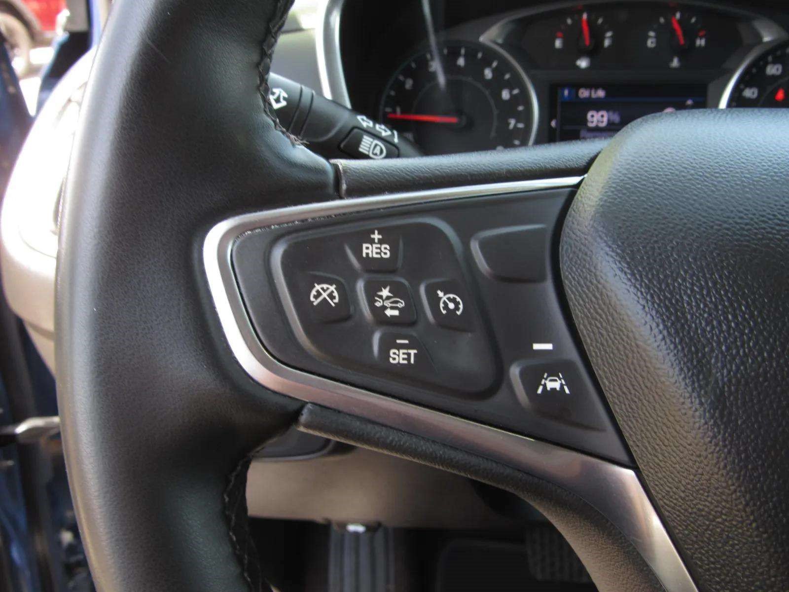 Used 2025 Chevrolet Traverse LT FWD image 25