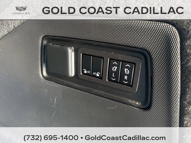 Used 2023 Cadillac Escalade Sport Platinum image 17