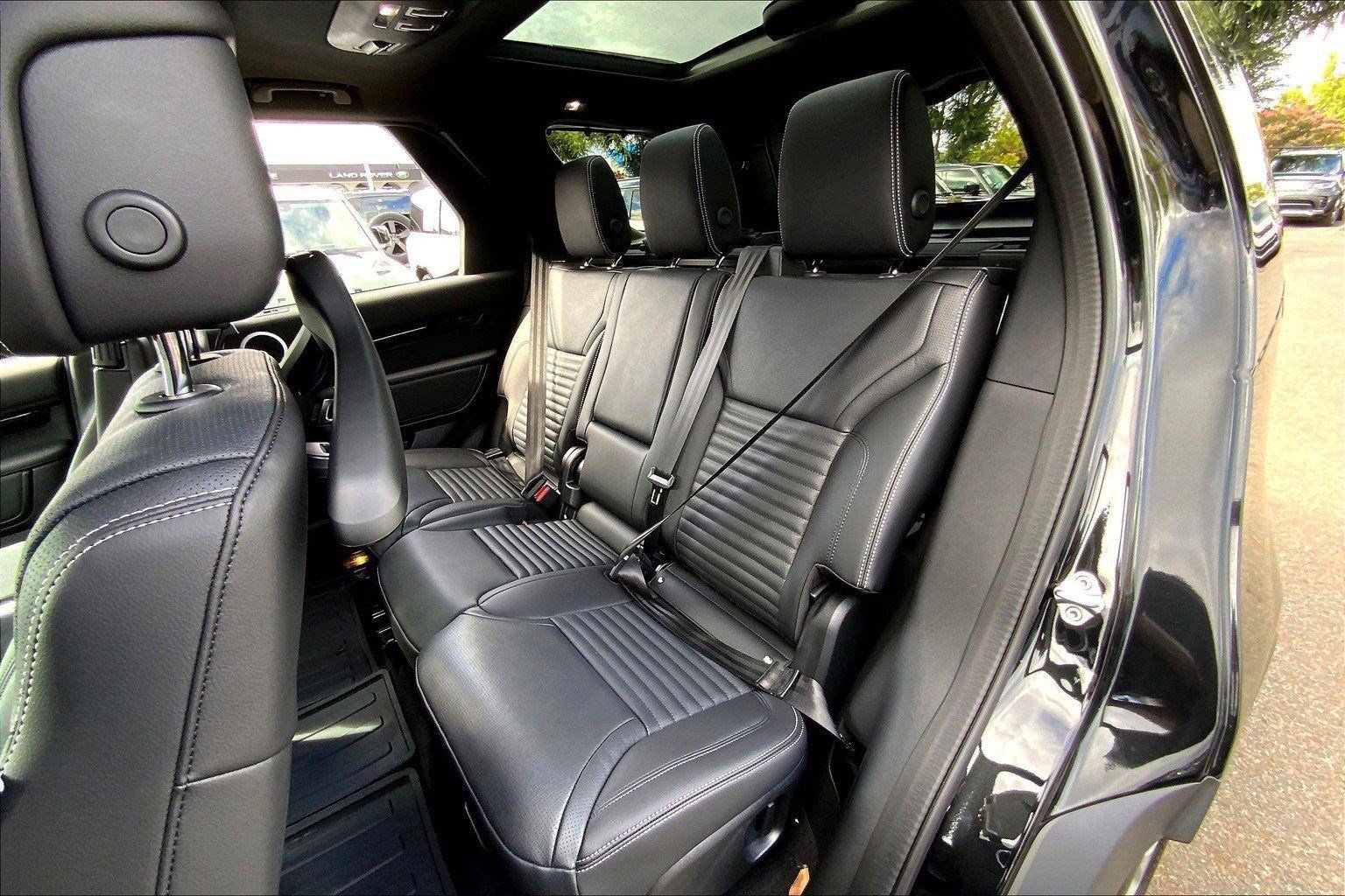 New 2025 Land Rover Discovery S AWD/4WD image 8