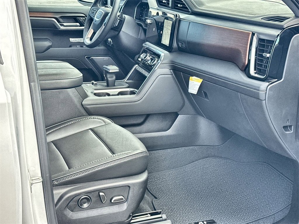 New 2025 GMC Sierra 1500 Denali w/ Denali Reserve Package image 35