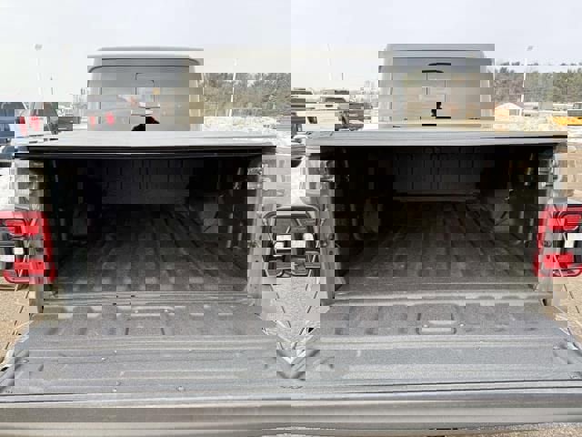 Used 2023 Jeep Gladiator Overland image 9