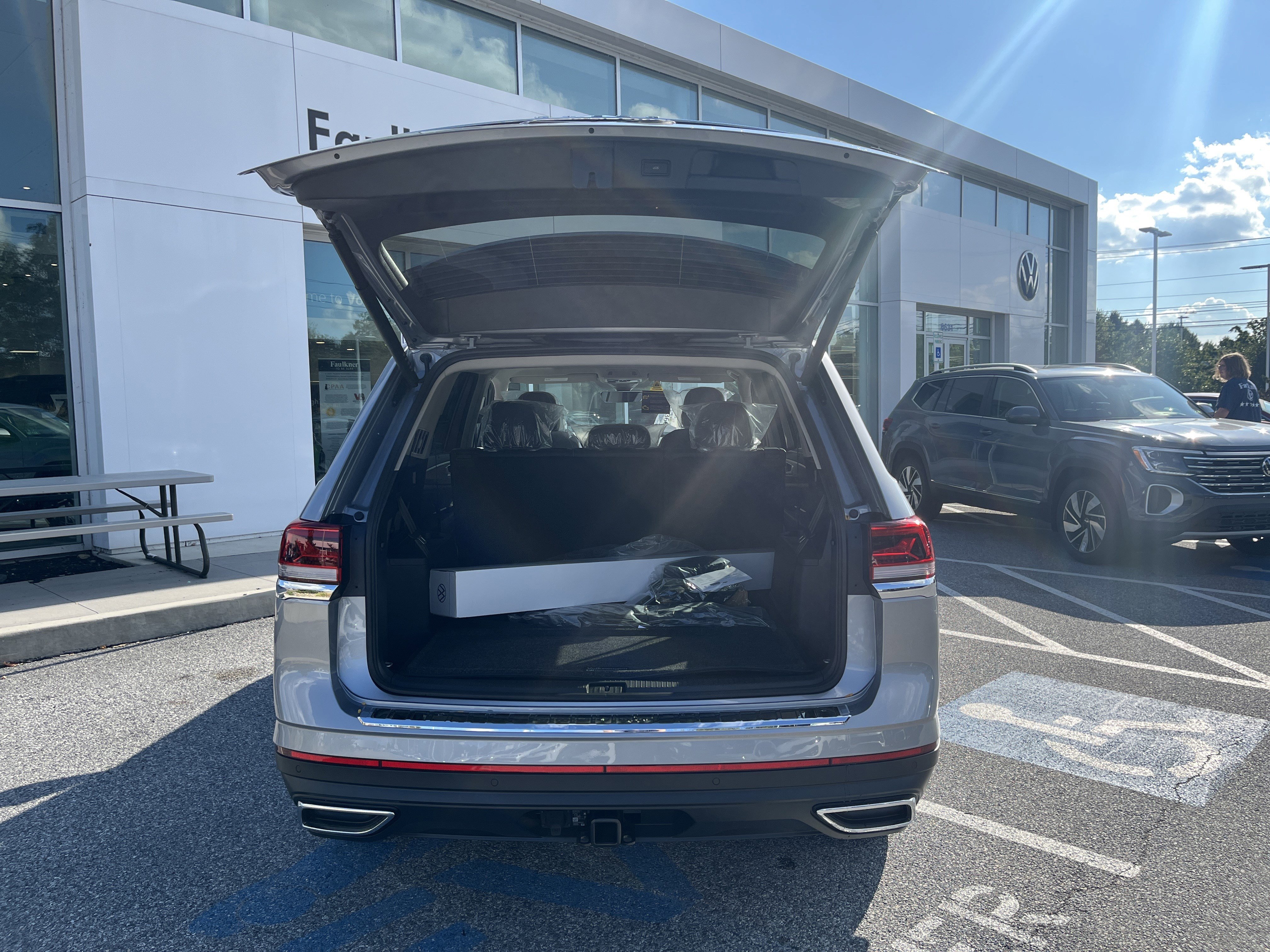 New 2026 Volkswagen Atlas SE image 10