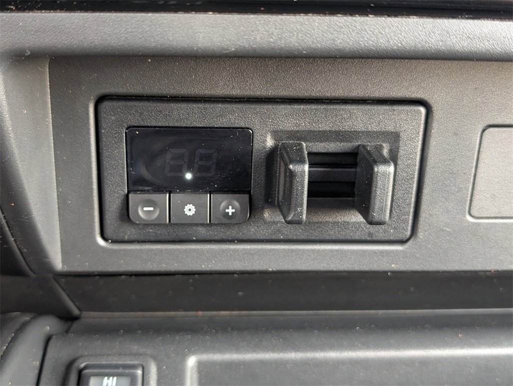 Used 2020 Nissan Titan PRO-4X w/ Pro-4x Convenience Package image 18