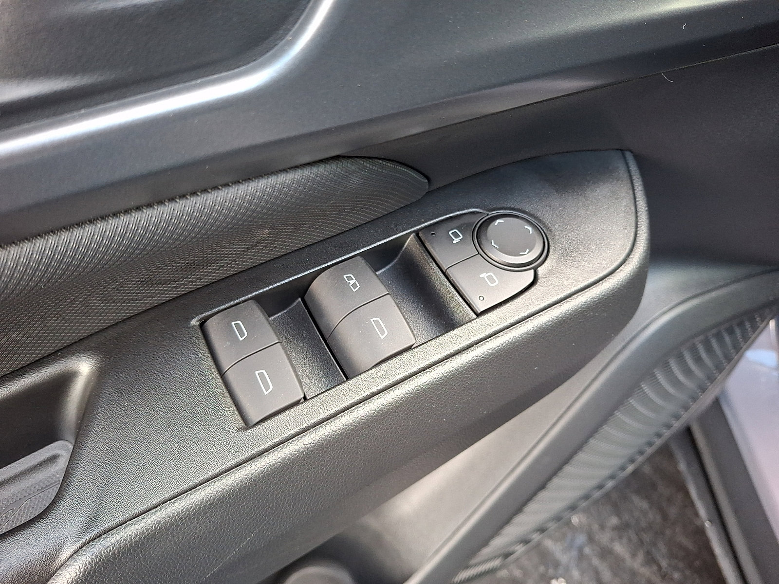 Certified 2024 Chevrolet Equinox EV RS image 26