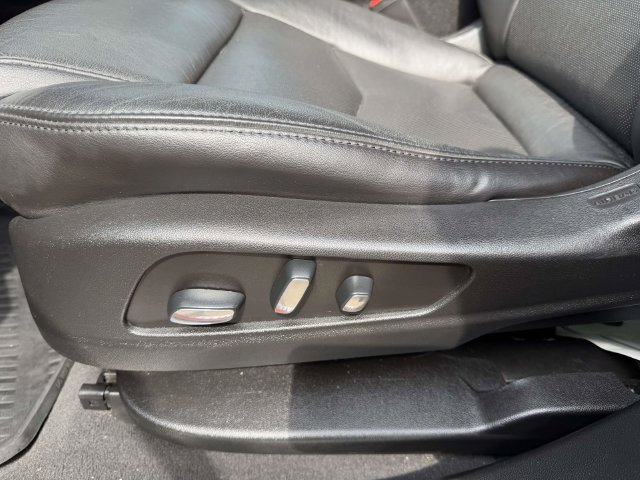 Used 2019 Cadillac XT5 Luxury w/ LPO, Black Ice Package AWD/4WD image 15
