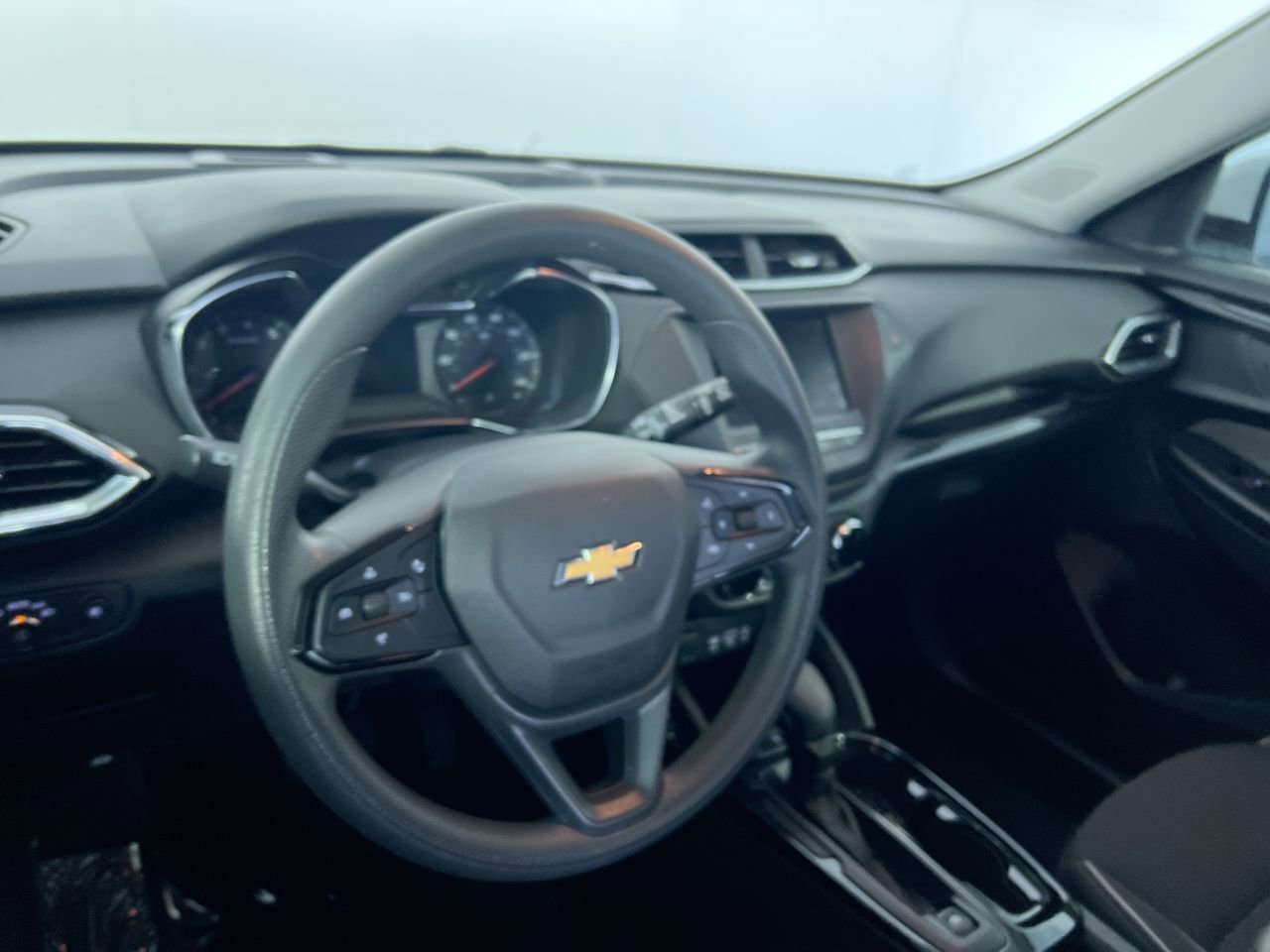 Used 2023 Chevrolet TrailBlazer LT FWD image 27