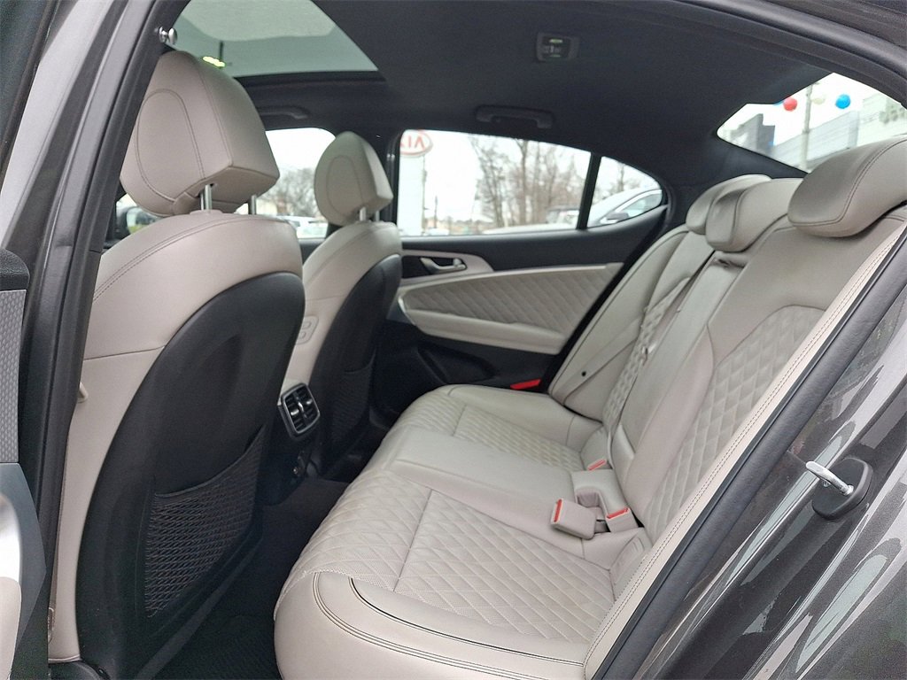 Used 2023 Genesis G70 3.3T w/ Sport Prestige Package image 11