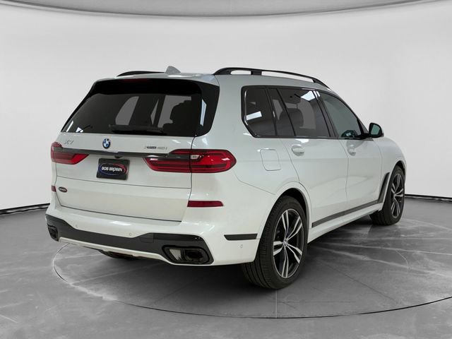 Used 2022 BMW X7 xDrive40i w/ M Sport Package AWD/4WD image 3
