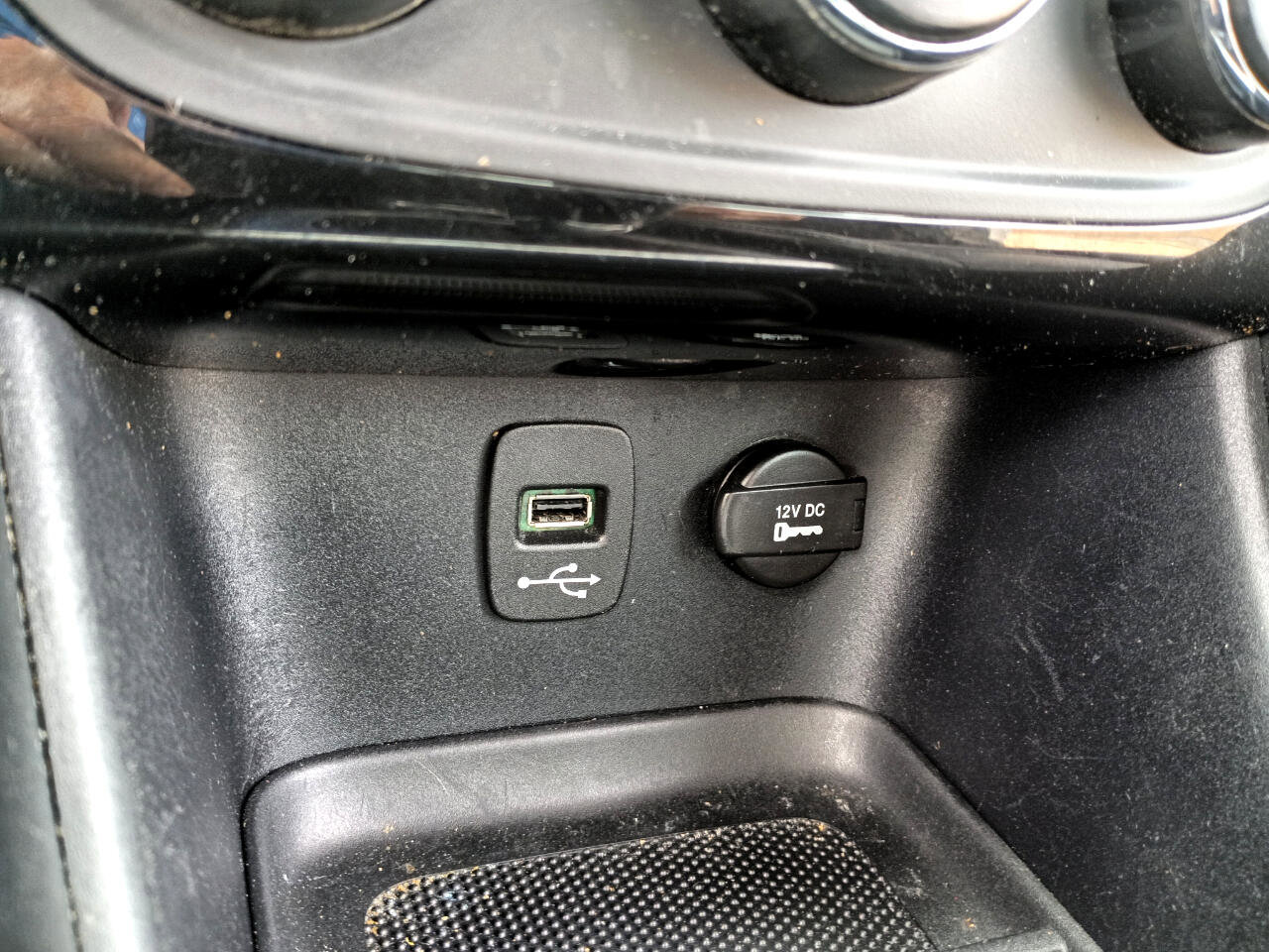 Used 2013 Chrysler 200 S image 23