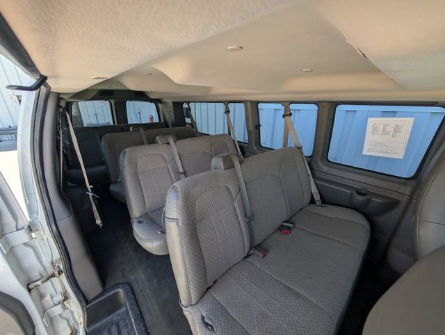 Used 2018 Chevrolet Express 3500 LT w/ LT Preferred Equipment Group RWD image 3